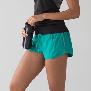 Lululemon Hotty Hot Short (2.5”) Viridian Green Size 6 Sz 6 reflective